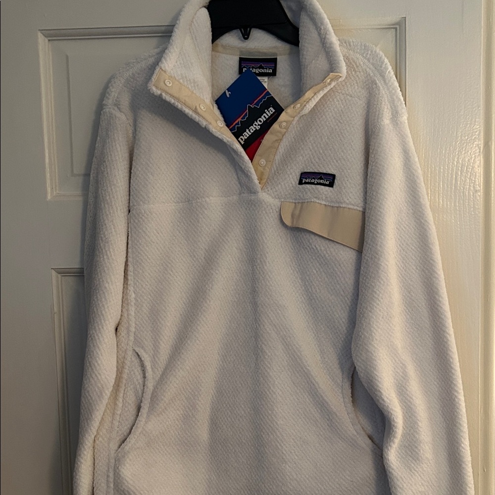 NWT Patagonia Women’s Fleece Cream Zip-Up Sweater